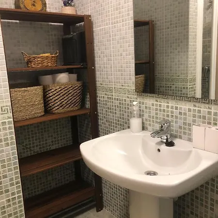 Chalet Con Jardin En Urbanizacion Con Piscina Cerca De Sanxenxo