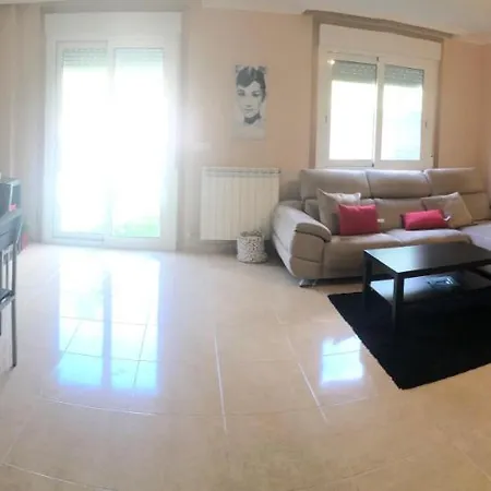 Chalet Con Jardin En Urbanizacion Con Piscina Cerca De Appartement *