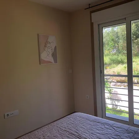 Chalet Con Jardin En Urbanizacion Con Piscina Cerca De